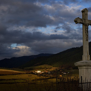 Kríž nad údolím