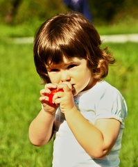 red apple