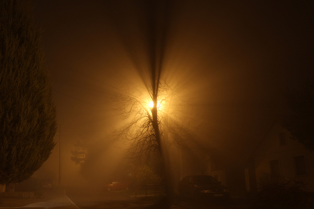 Svetlo na konci hmly