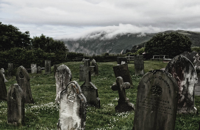 tajomno (Lynton Cemetery)