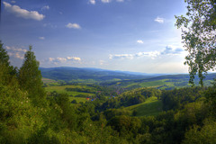 Dedinka v údoli