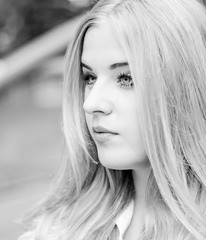 Dia b/w