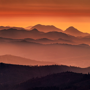 Pohľad z Veľkej Rače na Považie