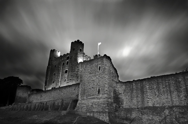 Rochester castle bw