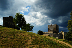 Šarišský hrad pred búrkou