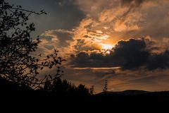Dni sa krátia
