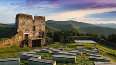 Pustý hrad predvečer