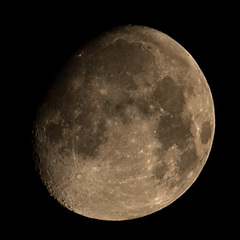 Pyramida na mesiaci?