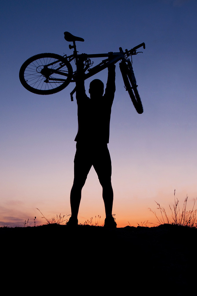 autoportret - silueta s bicyklom