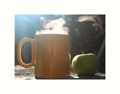 Zátišie s horúcim čajom