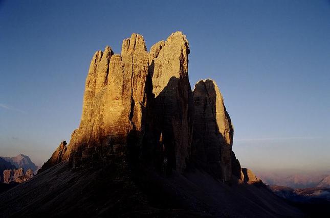 Tree cime pri východe slnka