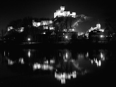 trenčianský hrad v noci