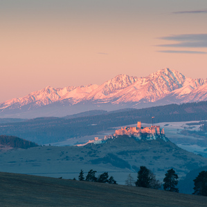 V prvých lúčoch...
