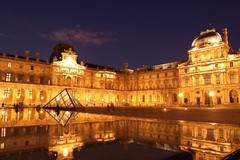 nočný louvre