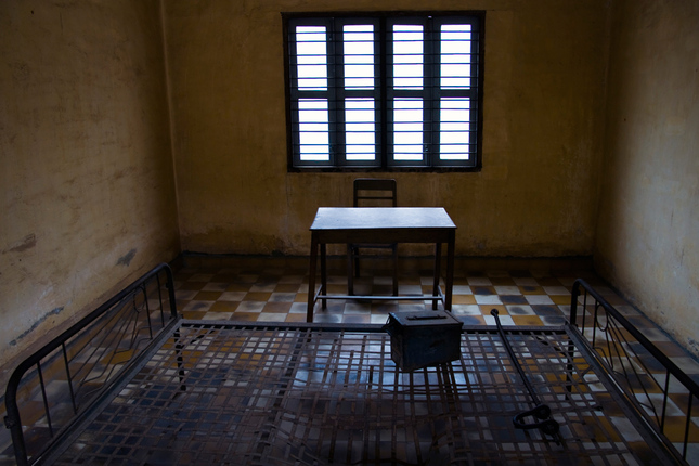 Security Prison S21
