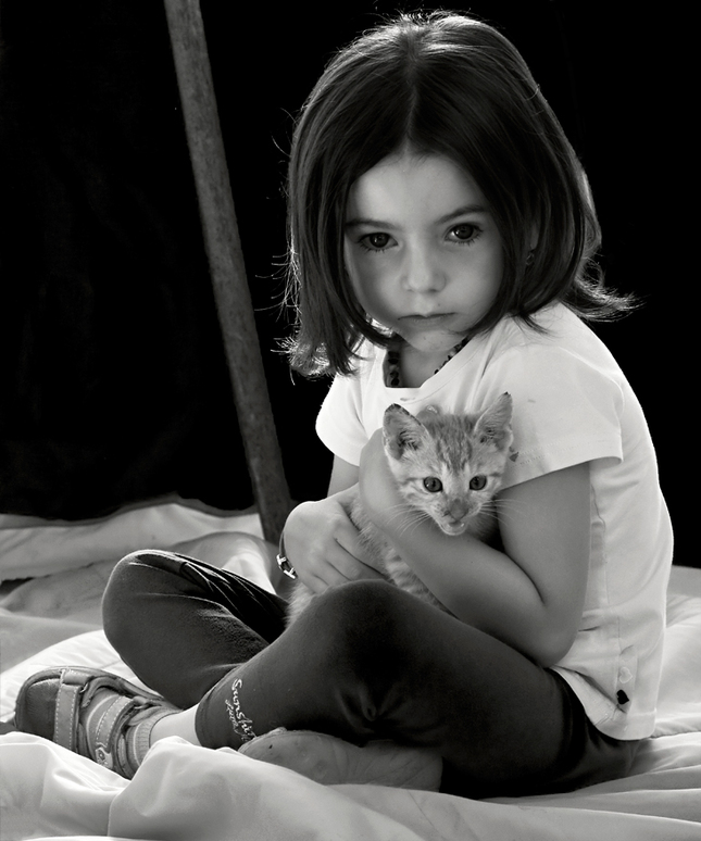 Dievčatko s mačkou