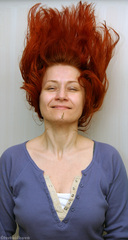 ...az vlasy dupkom vstavaju...