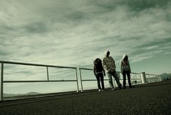 ...daj nám pokoj...