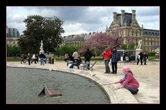 ...dievča v ružovom....a Louvre.