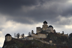 Trenčiansky hrad pred búrkou