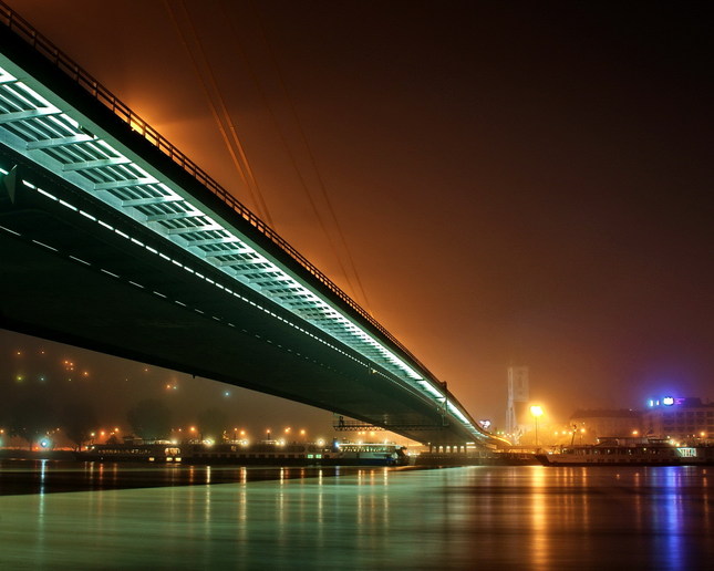 Novy Most nad ranom...