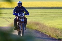 motorkár
