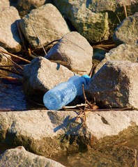 Správa v PET fľaši