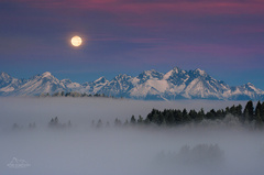 Tatranské ráno pri splne Mesiaca