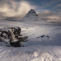 Svitanie pod horou Kirkjufell