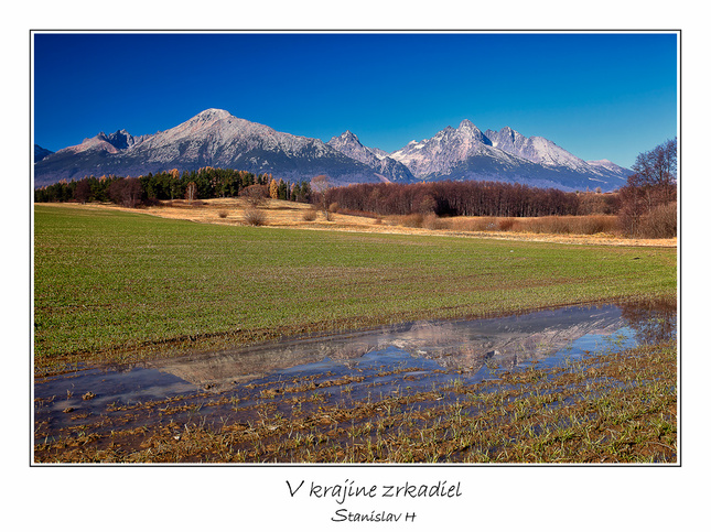 V krajine zrkadiel