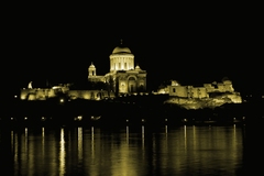 Bazilika v noci
