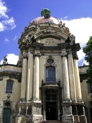 Mesto Lviv.Dominicanska katedral