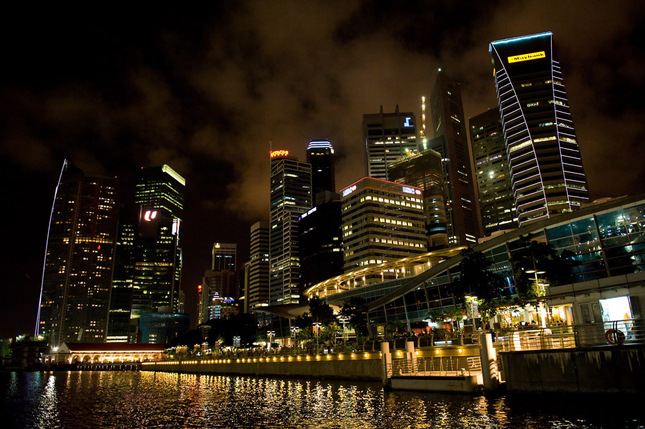 Nočný Singapur