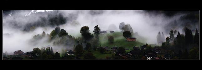 Dedina v hmle