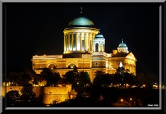 Ostrihom v nocnej krase