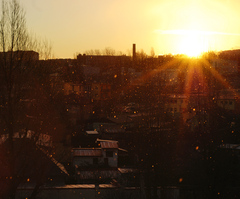 Ranné sneženie pri východe slnka