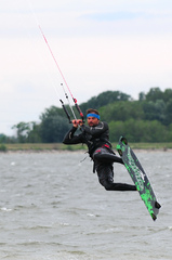 Kitesurfing