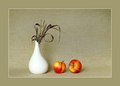 zátišie s vázou a jabĺčkami