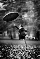 dievčina s dáždnikom