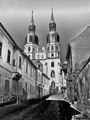 cez uličku
