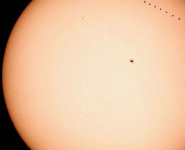 Prechod Merkúra cez Slnko a maximum Eta Aquarid