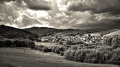 Dedinka v údolí BW