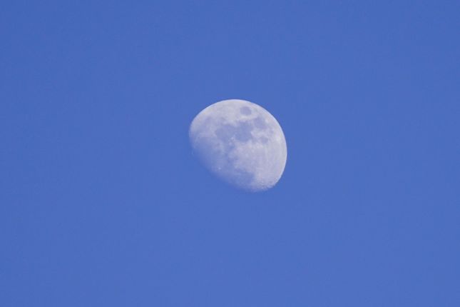 Mesiac v marci 2015
