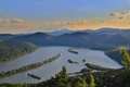 Západ  slnka nad priehradou