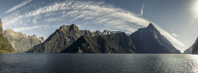 Panorama v Milford Sound
