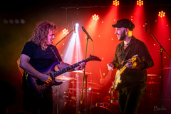 Vinnie Moore 4