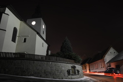 Kostol, večerná foto