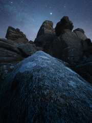 Na smyklavych skalach