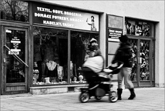 "ani si nás nevšimli"