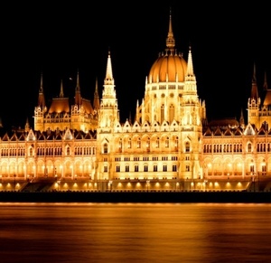 parlament v noci